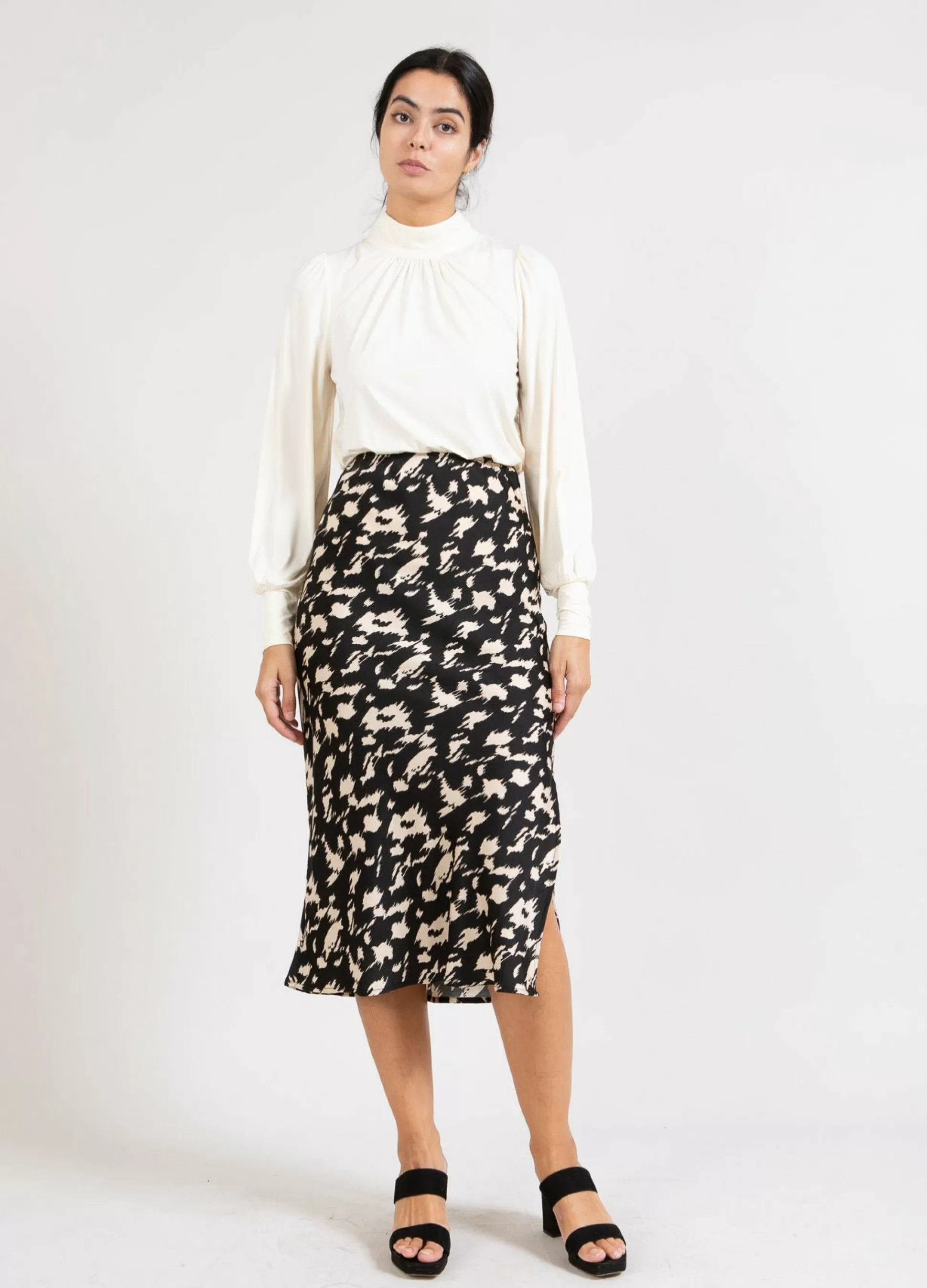 Coster Copenhagen Cc Heart Skyler Mid Length Printed Skirt Abstract Print Online